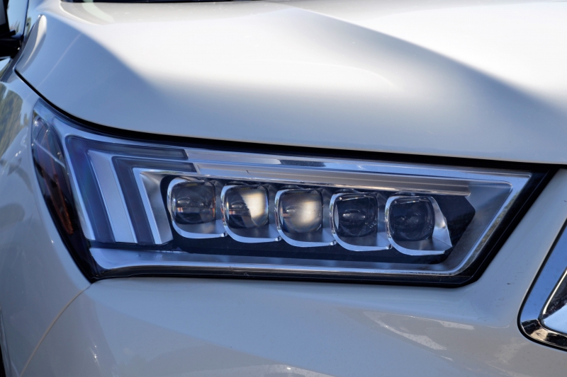 automobile-OLLIOULES-min_acura-headlamp-2834131